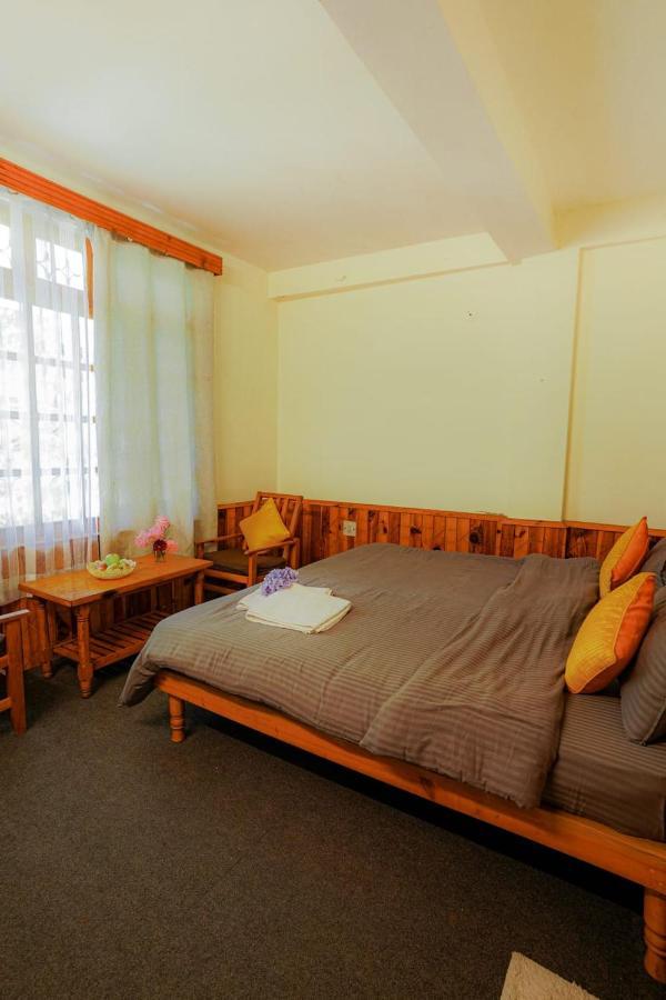 Mars Monkey Hostel & Cafe Manāli エクステリア 写真