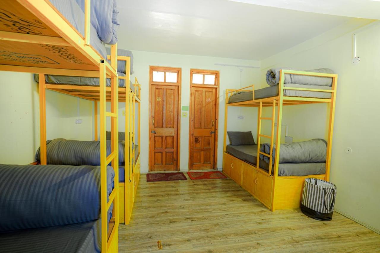 Mars Monkey Hostel & Cafe Manāli エクステリア 写真