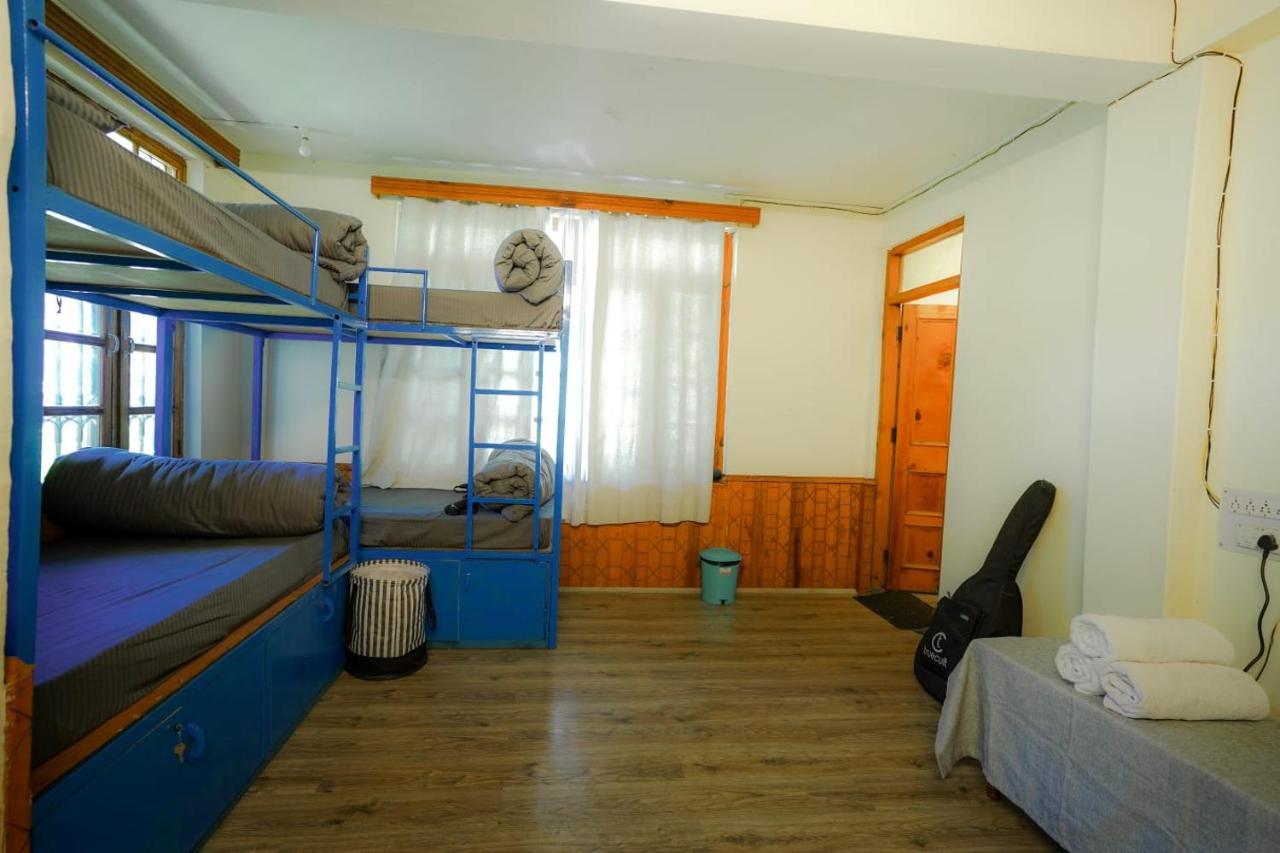 Mars Monkey Hostel & Cafe Manāli エクステリア 写真