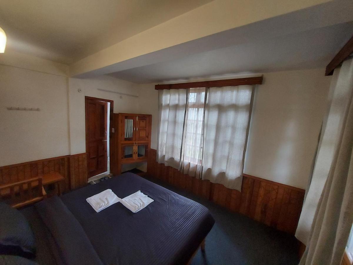 Mars Monkey Hostel & Cafe Manāli エクステリア 写真