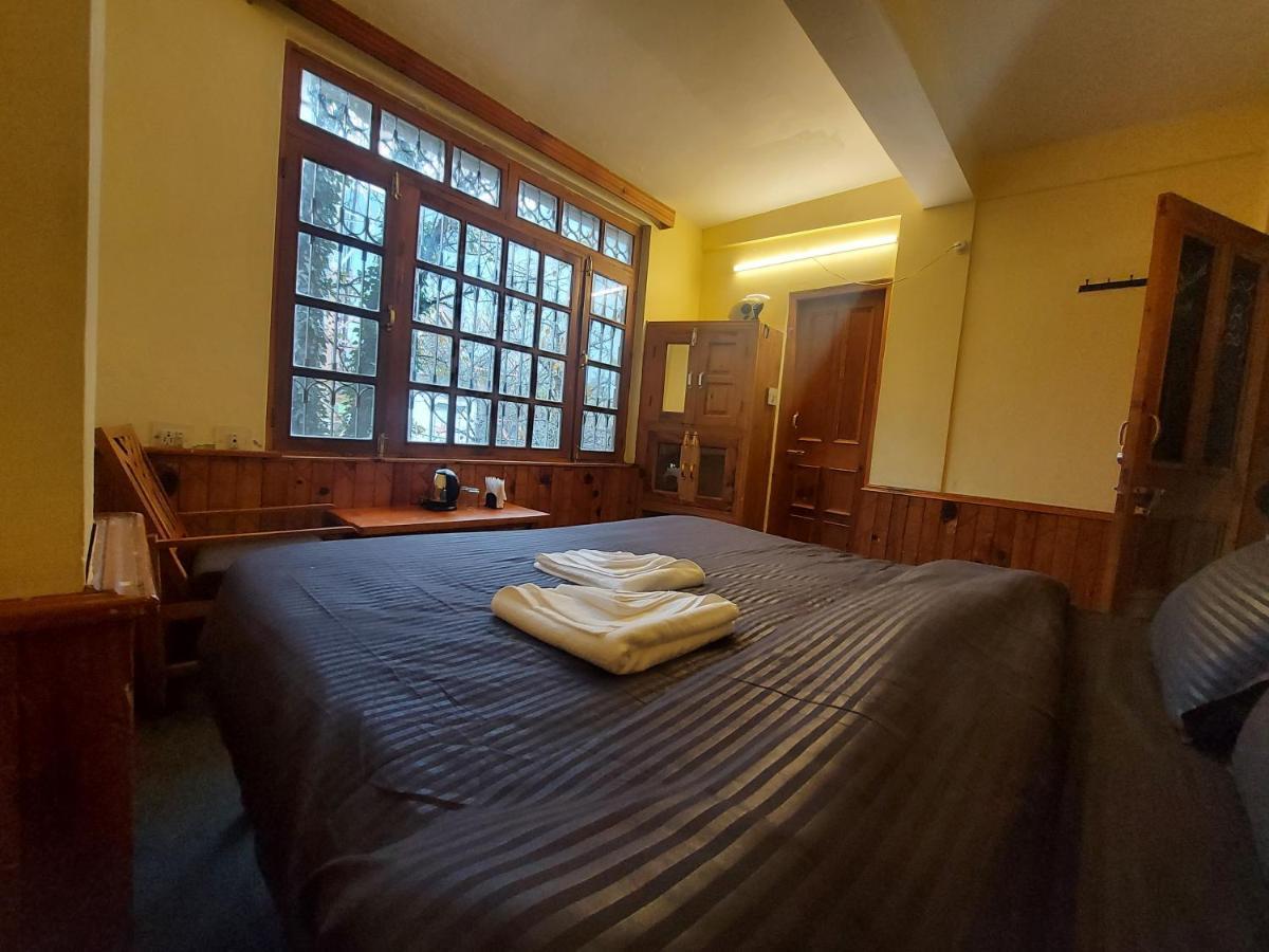 Mars Monkey Hostel & Cafe Manāli エクステリア 写真