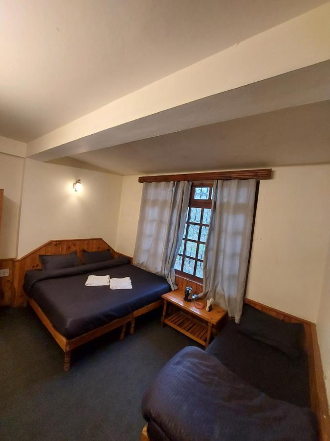 Mars Monkey Hostel & Cafe Manāli エクステリア 写真