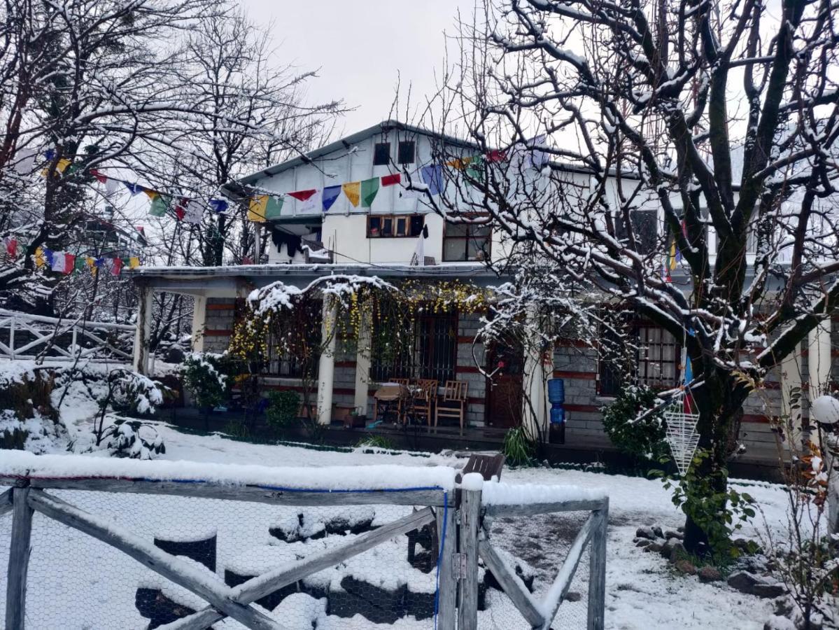 Mars Monkey Hostel & Cafe Manāli エクステリア 写真
